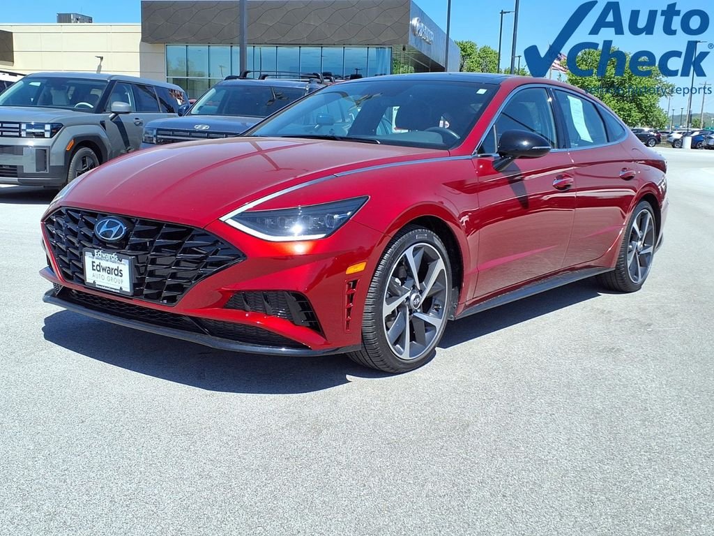 Used 2023 Red Hyundai SEL Plus image 1