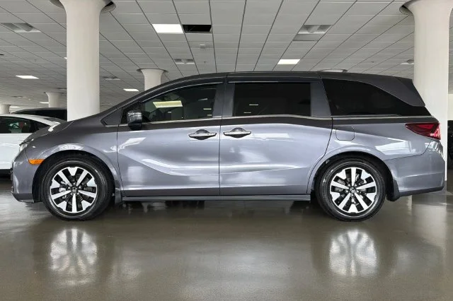 Used 2026 Modern Steel Metallic Honda EX-L image 10