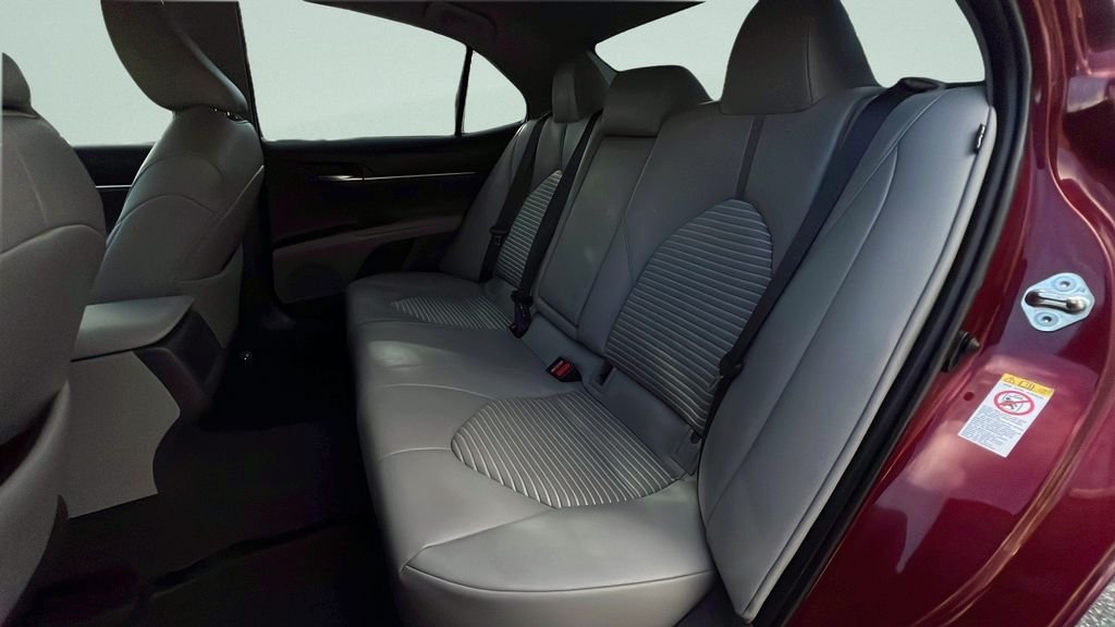Used 2018 Red Toyota SE image 9