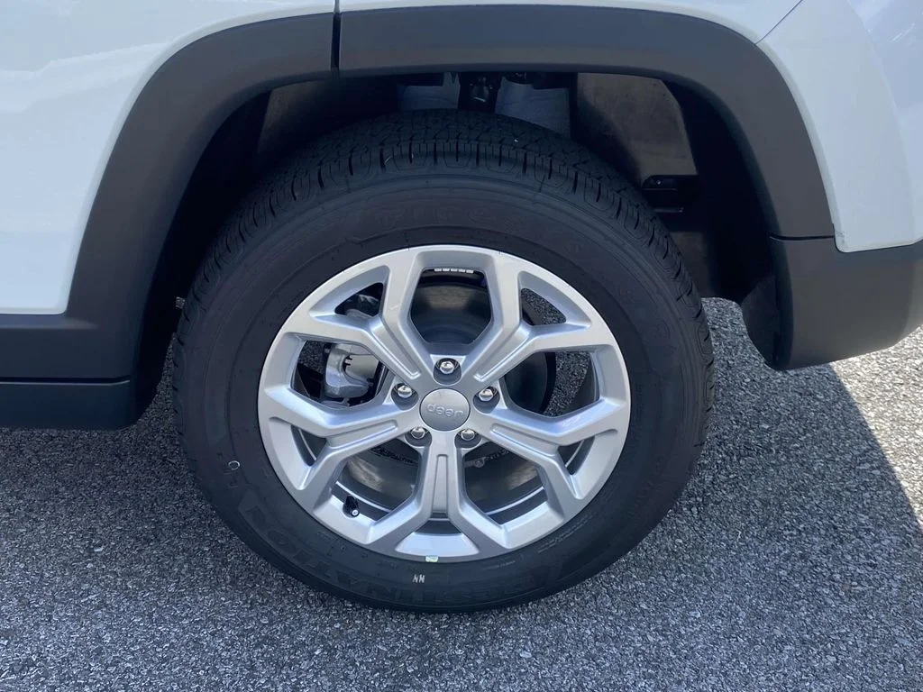Used 2024 White Jeep Sport image 33