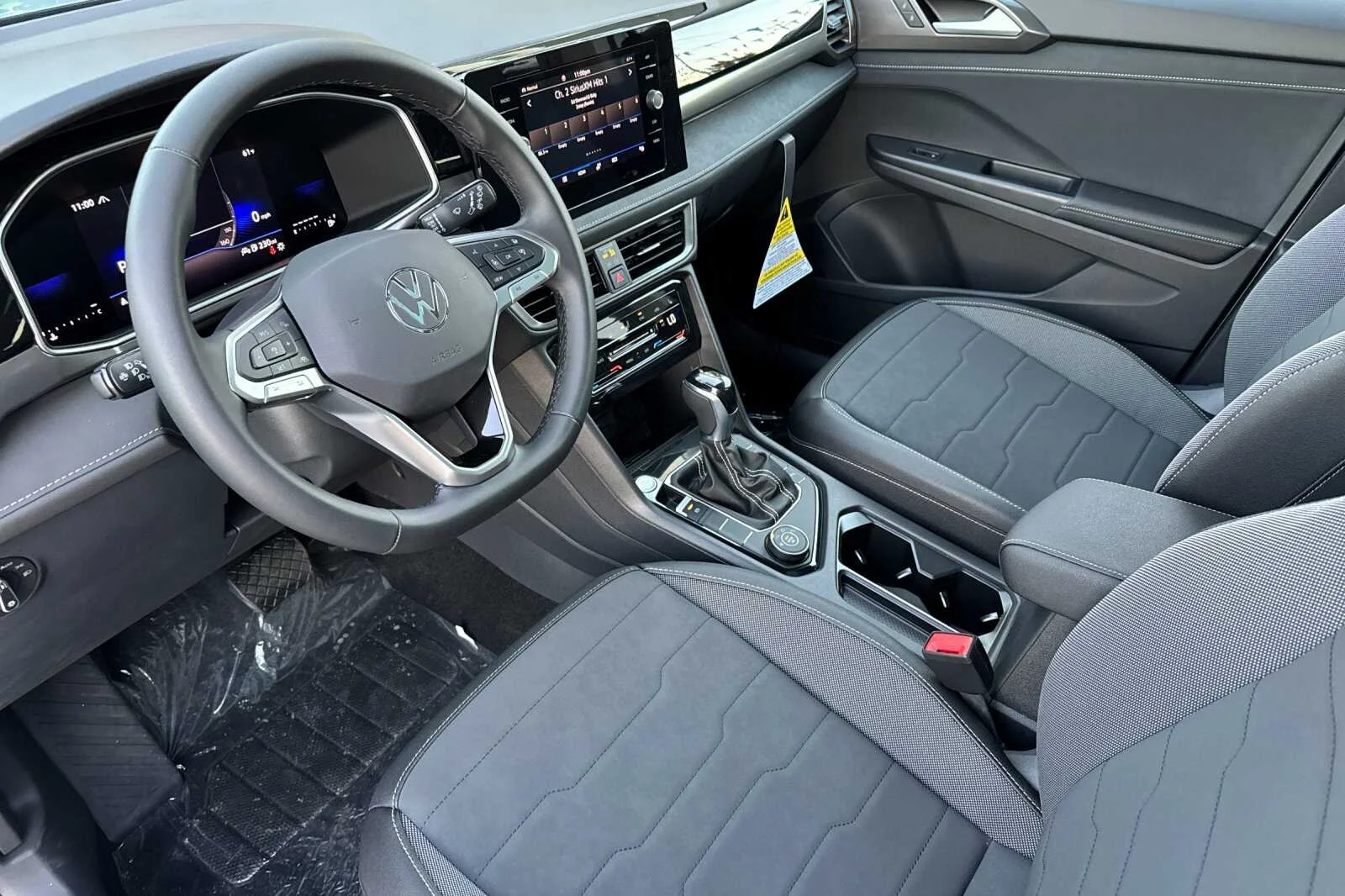 2026 Volkswagen Taos SE Black - Photo 10