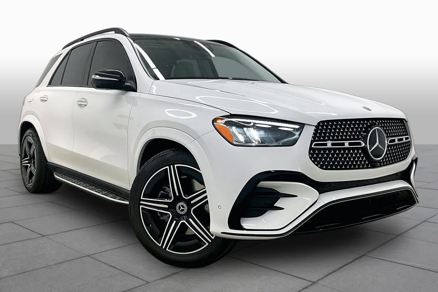 New 2026 MANUFAKTUR Moonlight White Metallic Mercedes-Benz GLE 350 image 2
