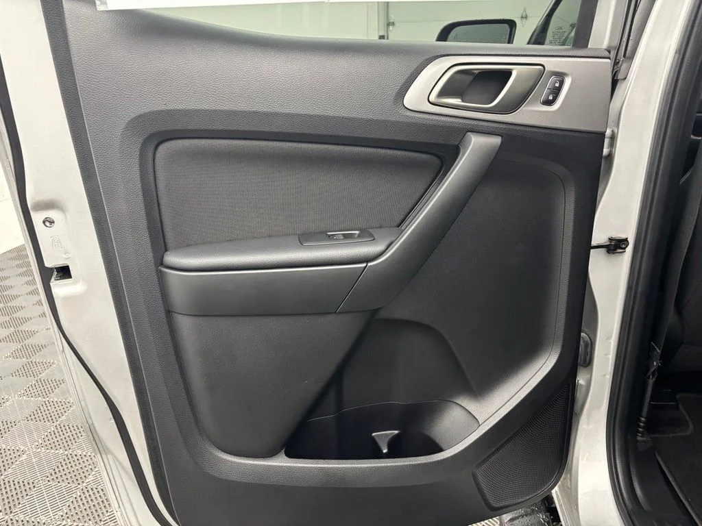Used 2019 Silver Ford XLT image 30