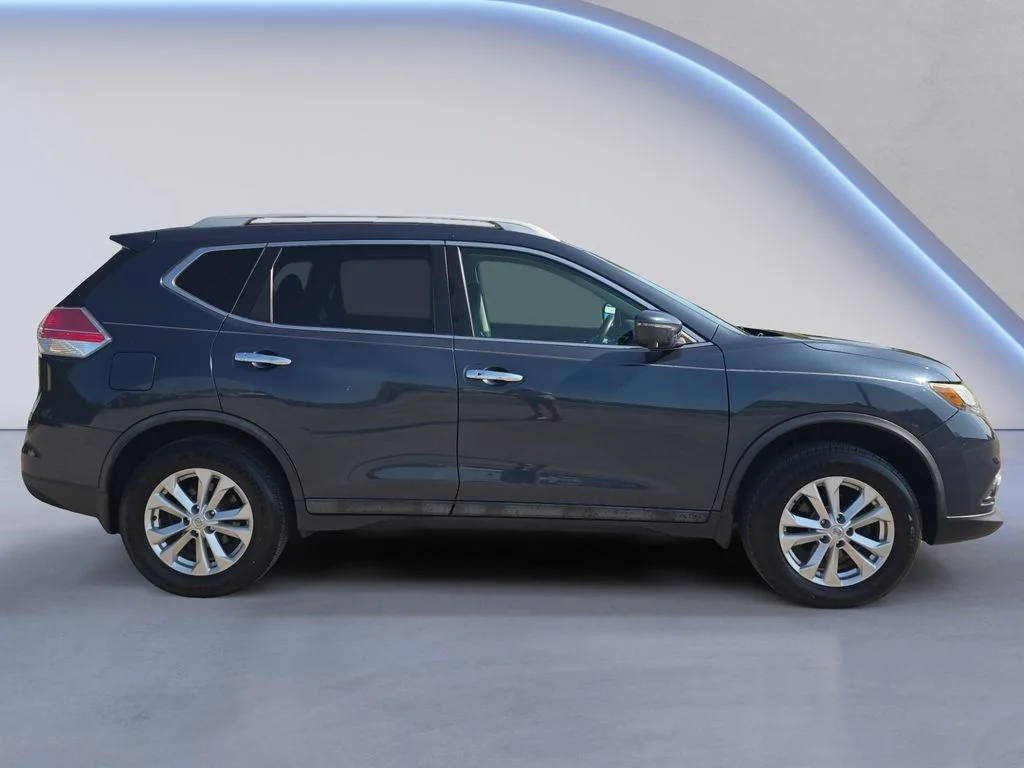 Used 2016 Arctic Blue Metallic Nissan SV image 7
