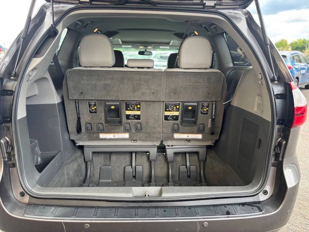 Used 2017 Predawn Gray Mica Toyota XLE image 19