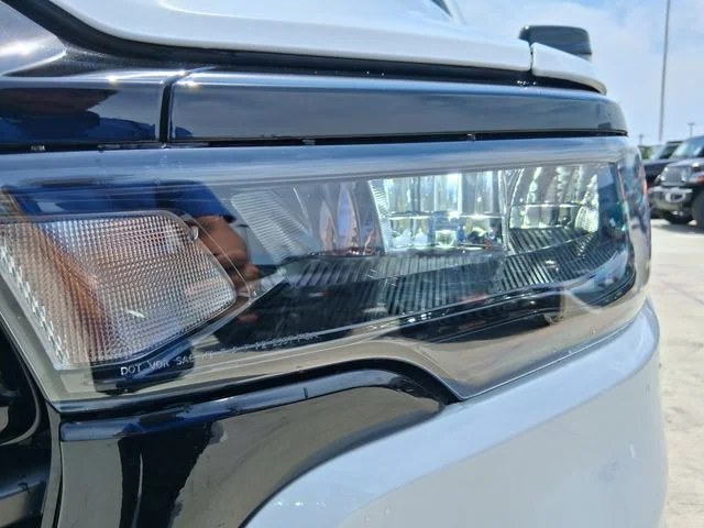 New 2026 Bright White Clear-Coat Exterior Paint RAM Big Horn/Lone Star image 10