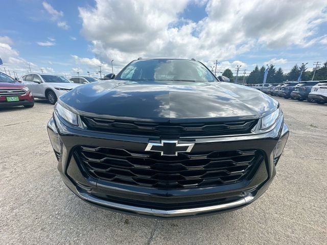 Used 2024 Mosaic Black Metallic Chevrolet ACTIV image 33