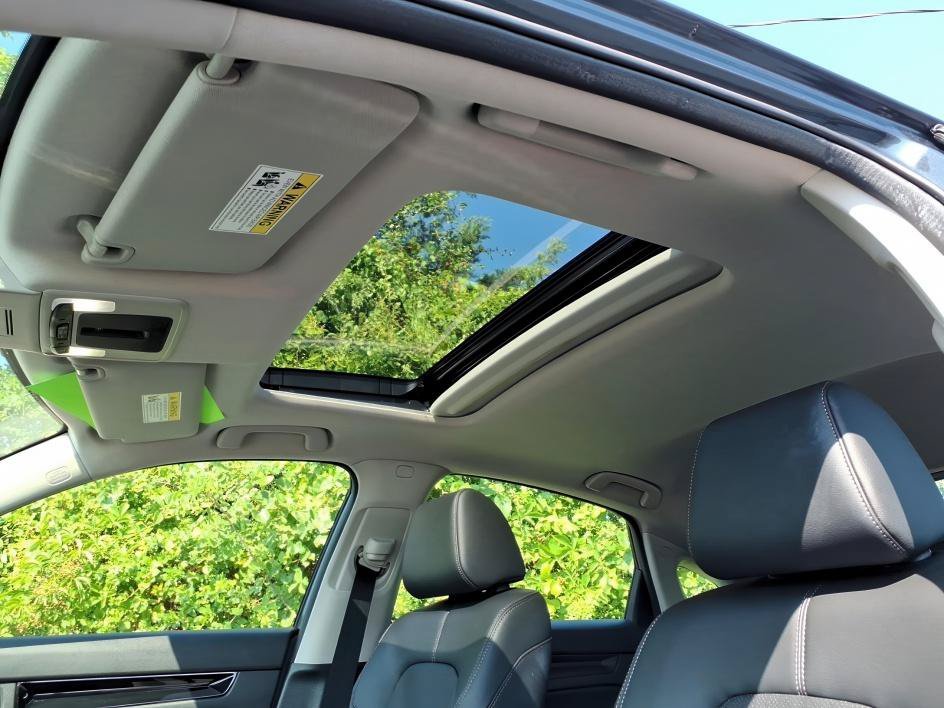 Used 2024 Gray Metallic Honda EX-L image 14
