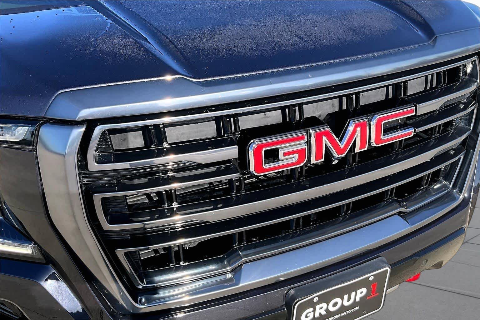 Used 2023 TITANIUM RUSH METALLIC GMC AT4 image 30