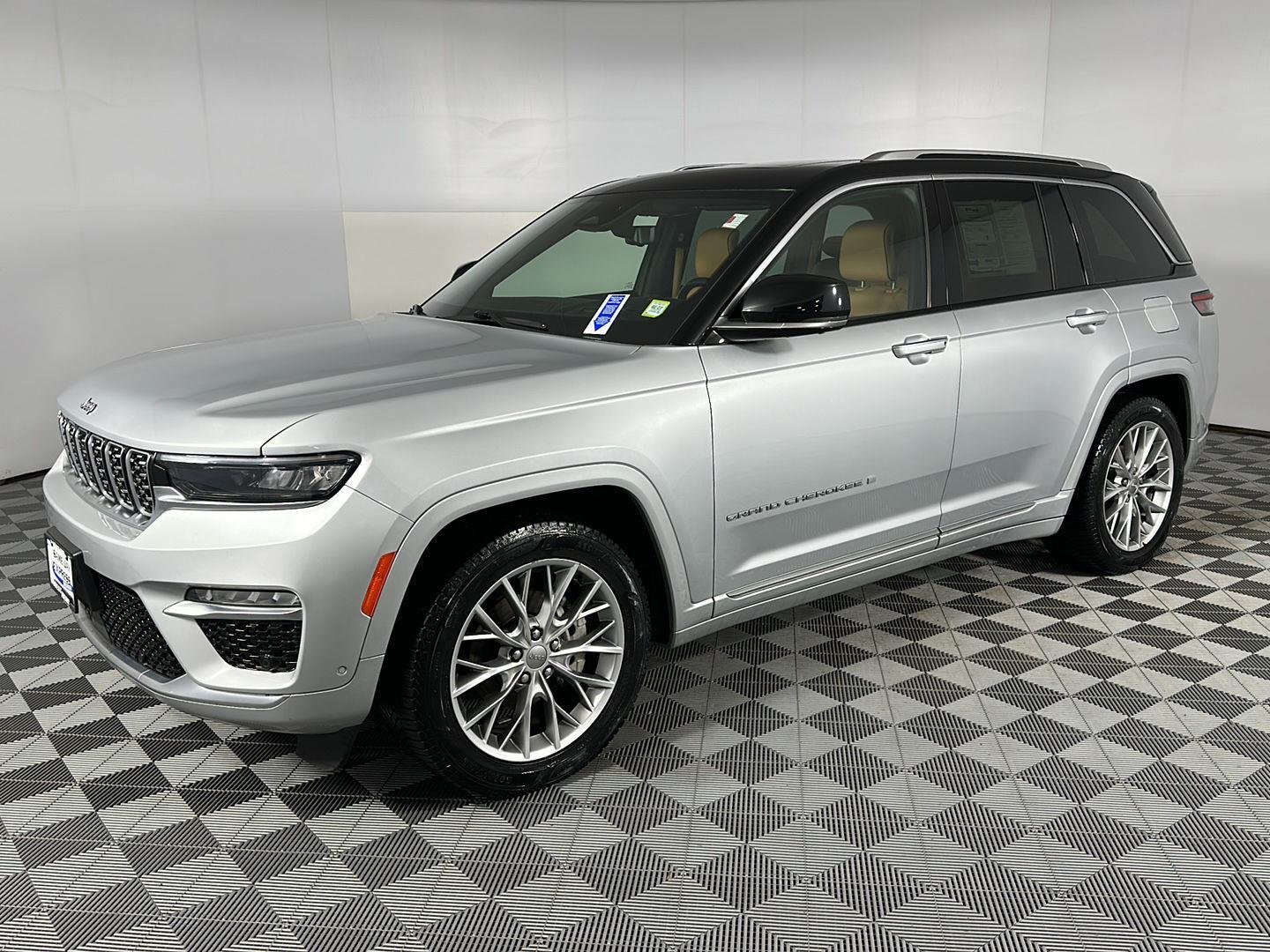 Used 2023 SILVER ZYNITH Jeep SUMMIT image 18