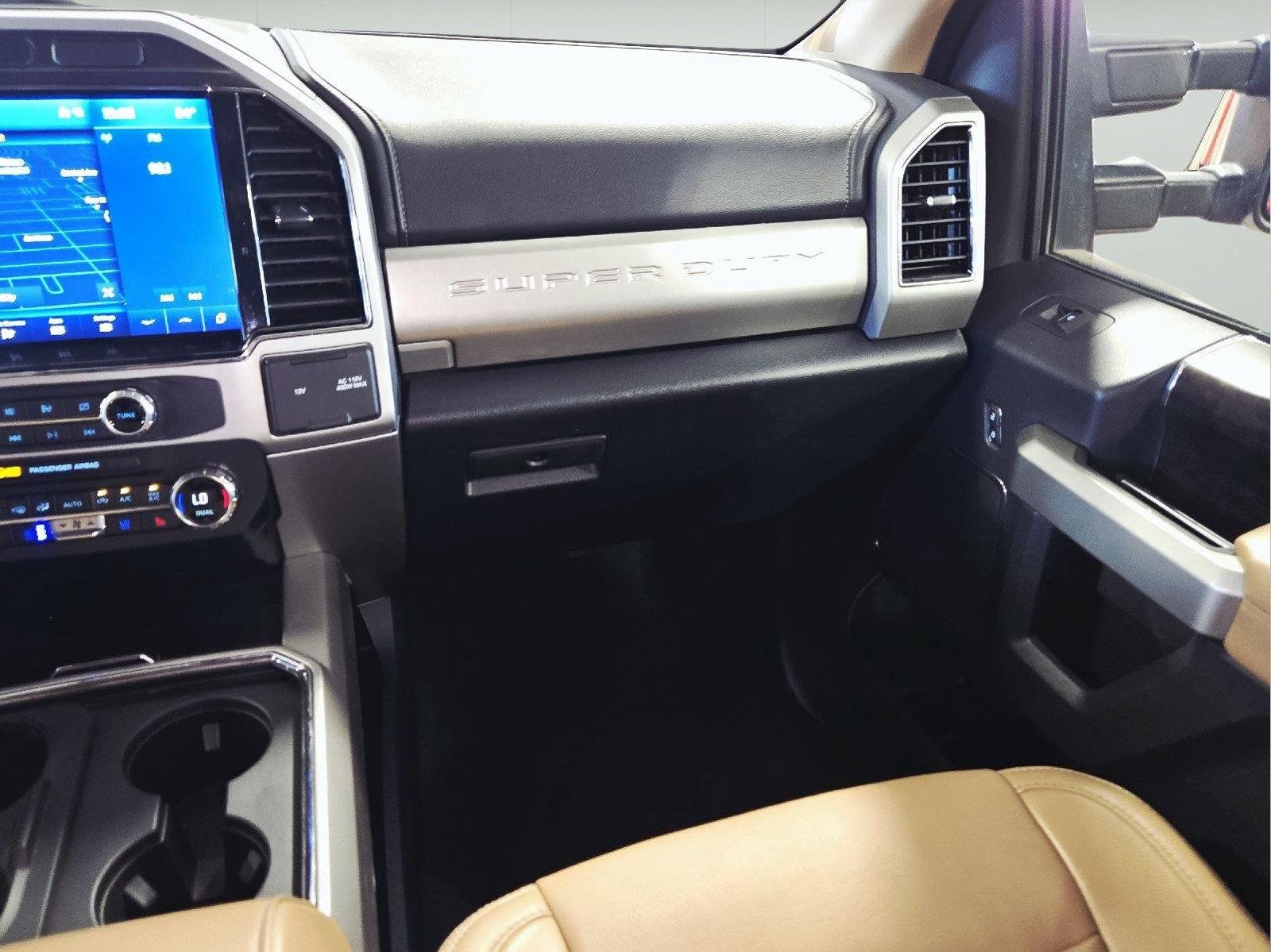 Used 2022 Rapid Red Metallic Tinted Clearcoat Ford LARIAT image 53