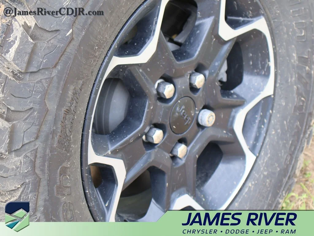 Used 2023 White Jeep Rubicon 4xe image 20