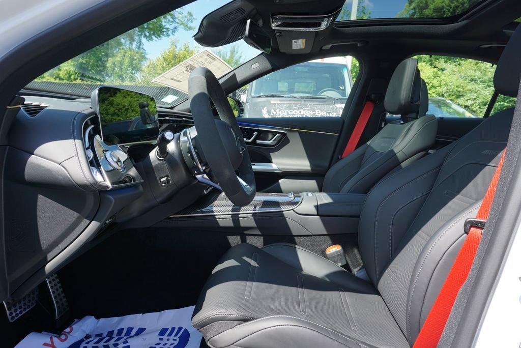 New 2026 MANUFAKTUR Moonlight White Metallic Mercedes-Benz E 53 AMG® image 41