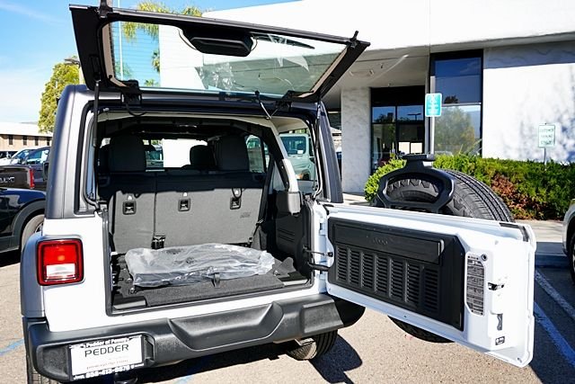 New 2026 Bright White Clear-Coat Exterior Paint Jeep Sport image 19