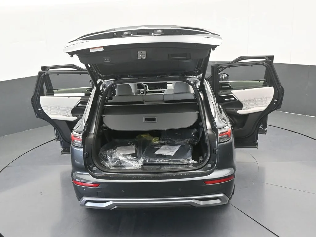 New 2026 Gray Mitsubishi SEL image 67