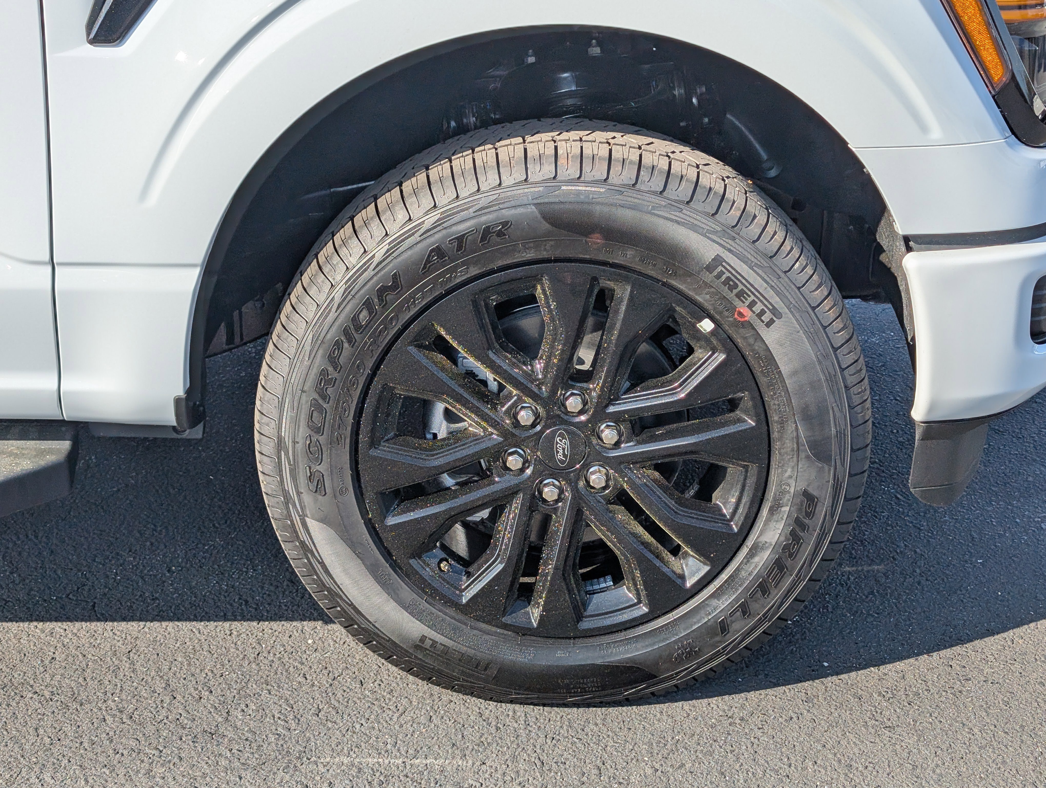 New 2026 OXFORD WHITE FORD XLT image 7