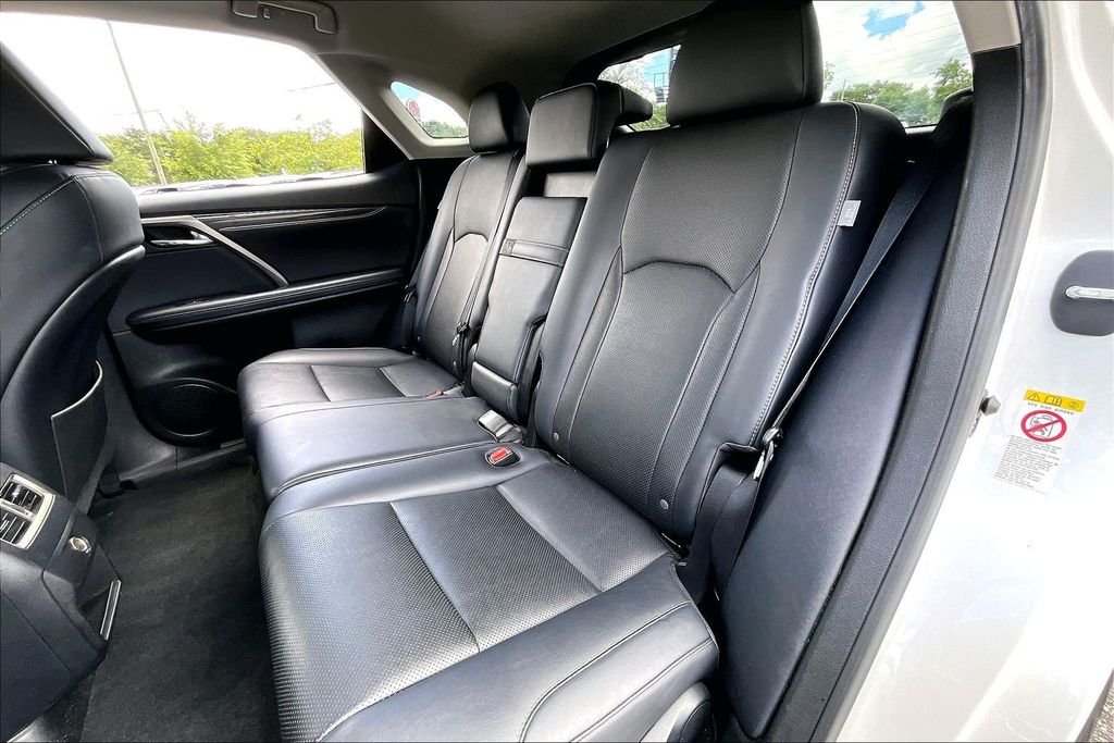Used 2019 White Lexus 350 image 19