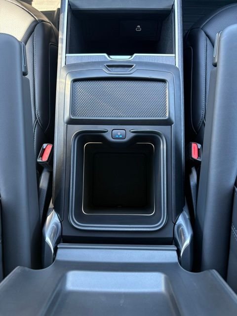 New 2026 Eiger Grey Land Rover SE image 28