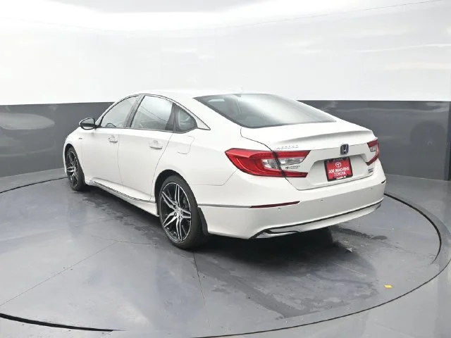 Used 2021 White Honda Touring image 6