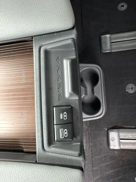 Used 2023  Toyota XLE Minivan 4D image 52