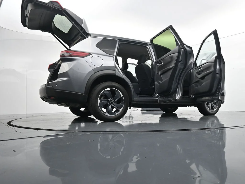 Used 2024 Gray Nissan SV image 35