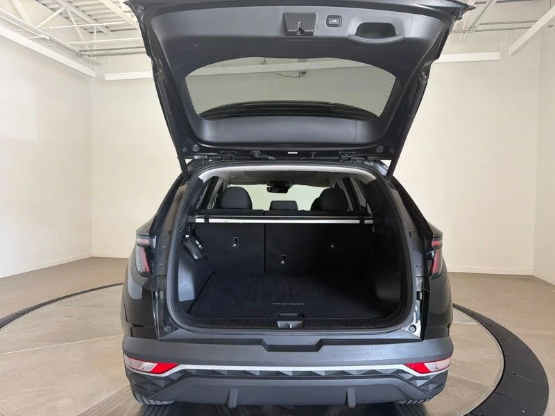 Used 2022 Black Hyundai SEL Convenience image 9