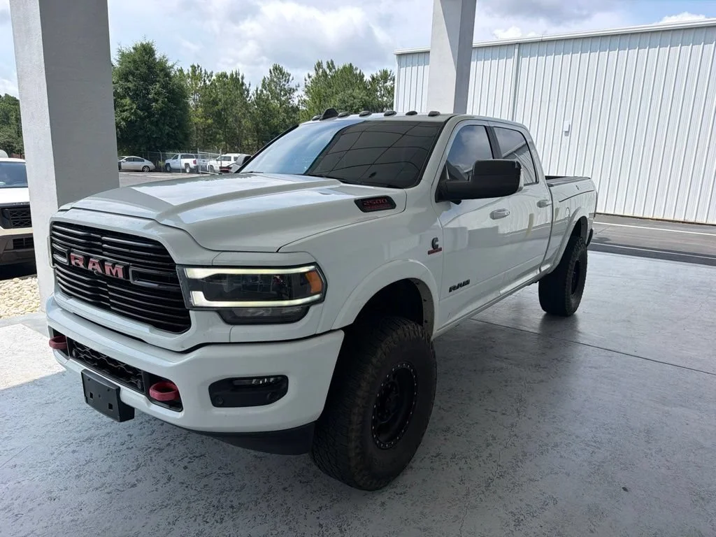 Used 2020 Bright White Clea Ram Laramie image 3