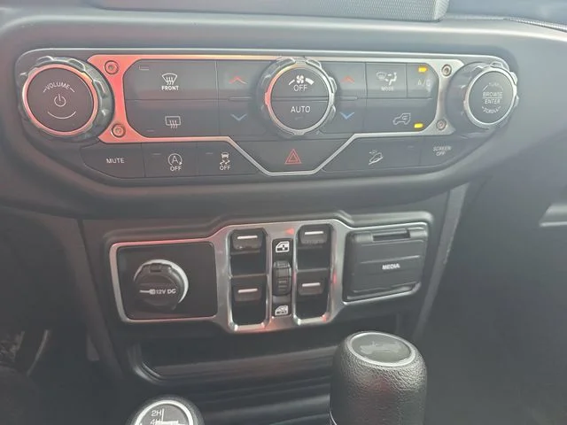 Used 2020 Gray Jeep Unlimited Sport Altitude image 24