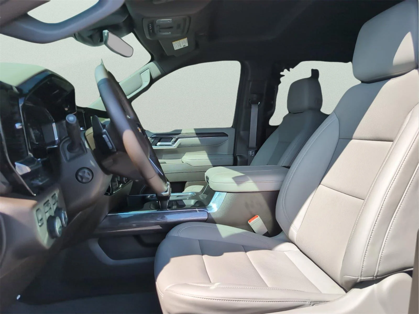 Used 2025 Summit White Chevrolet LTZ image 14