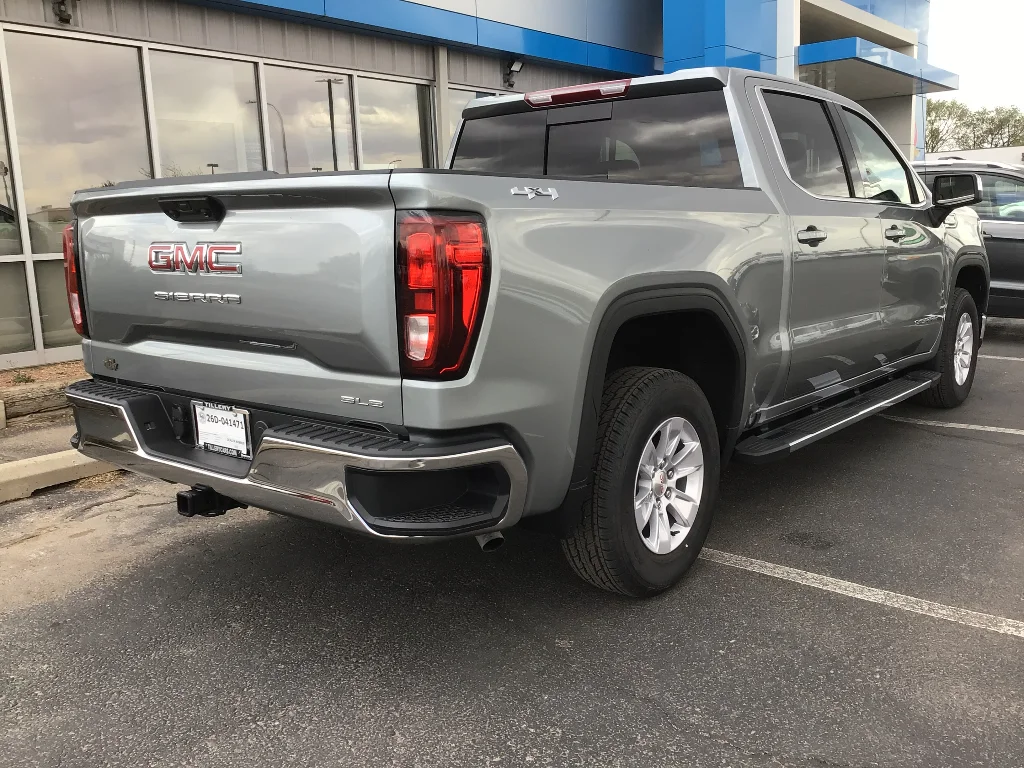 New 2026 Sterling Metallic GMC SLE image 5