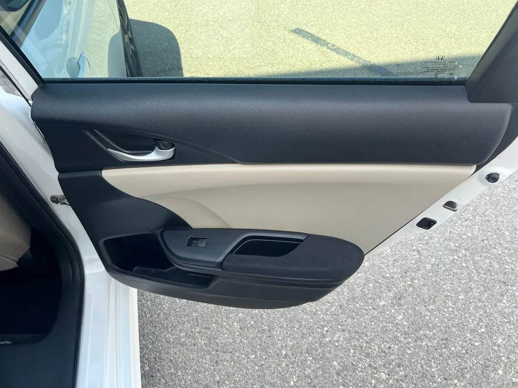 Used 2018 Taffeta White Honda LX image 22