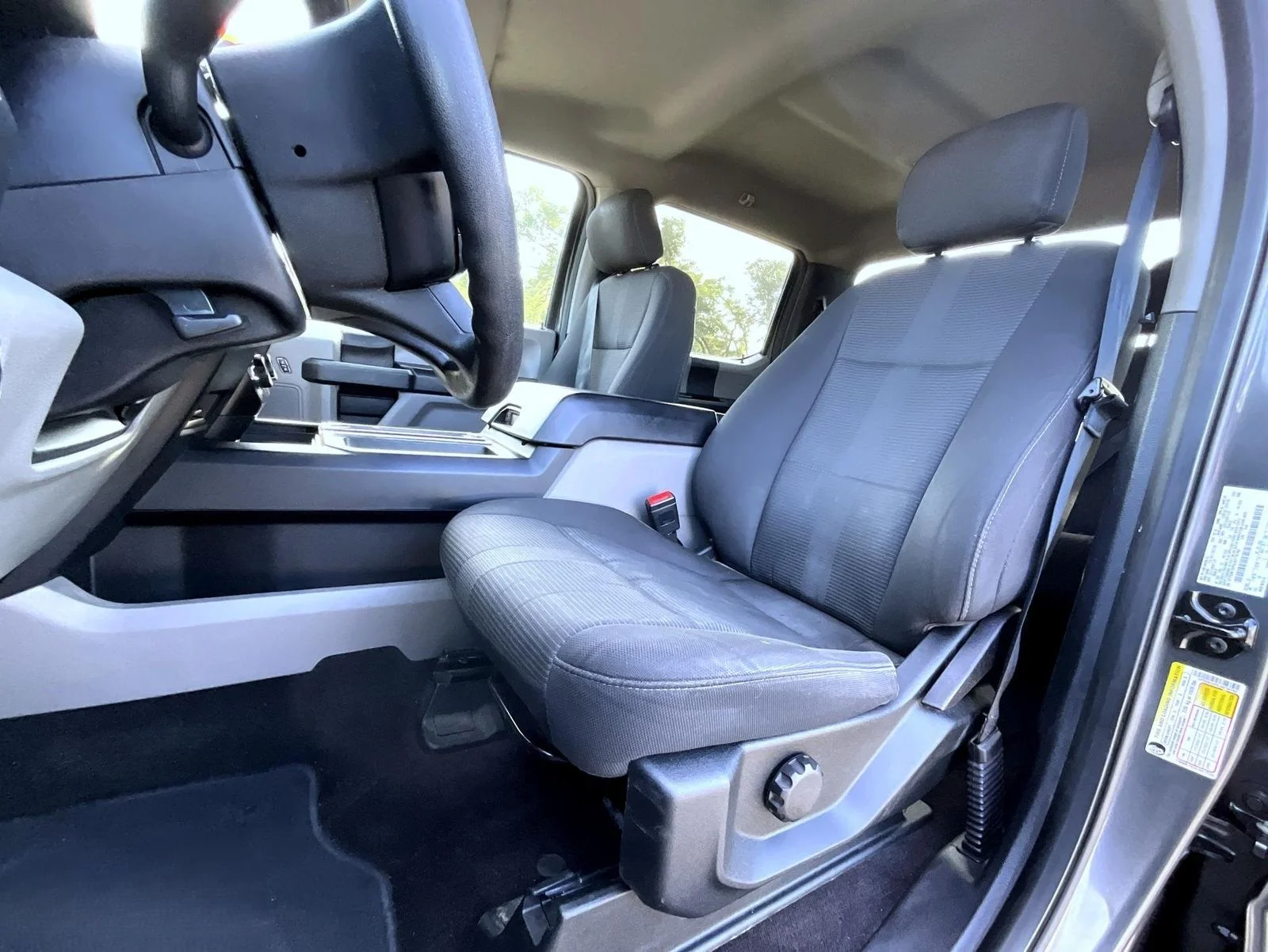Used 2018 Gray Ford XL image 11