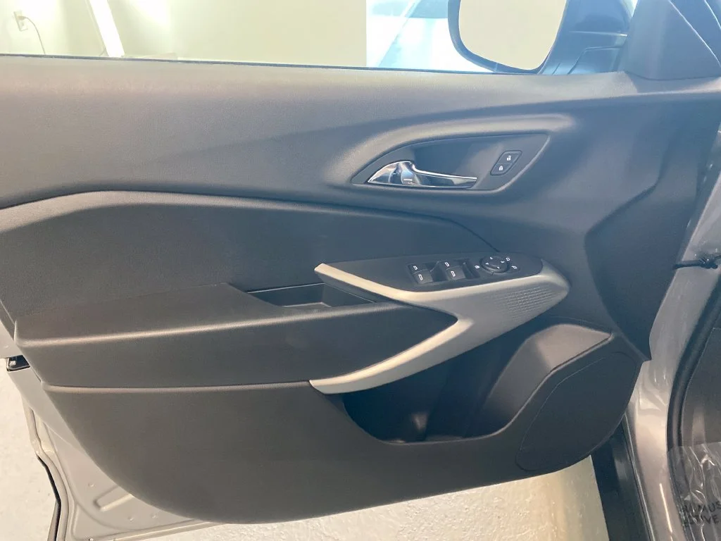 New 2026 Sterling Gray Metallic Chevrolet 1RS image 9