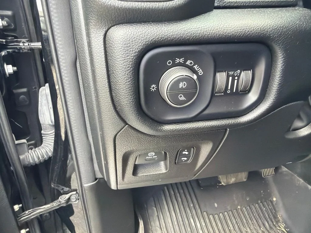 Used 2022 Black Ram Laramie image 22
