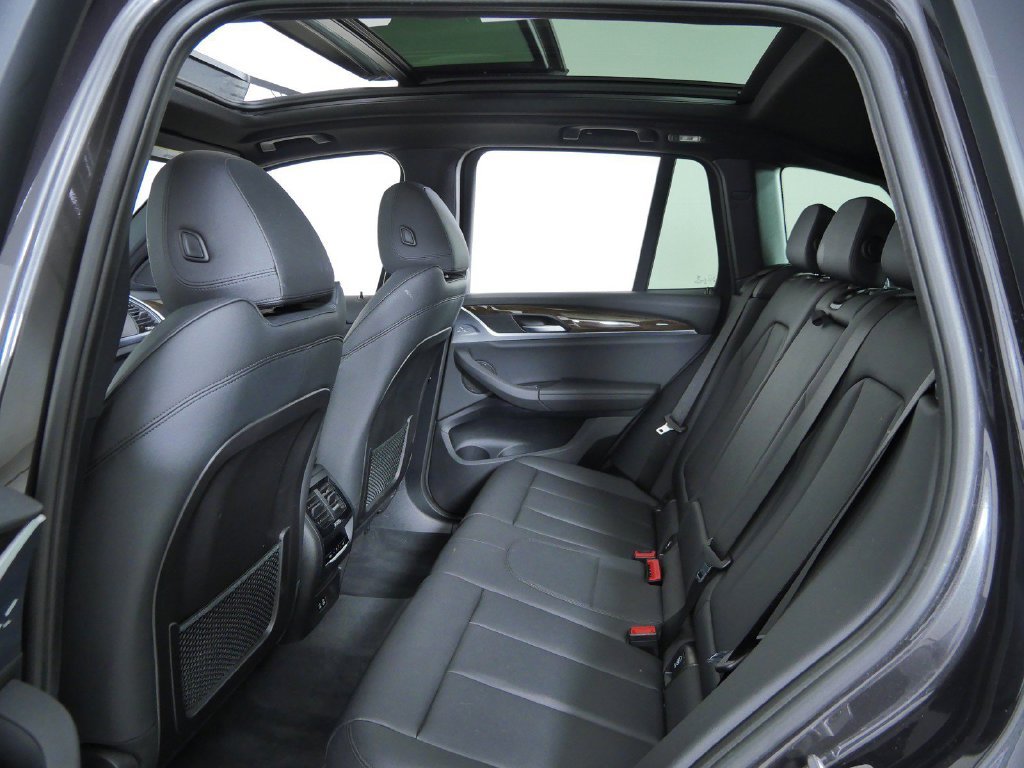 Used 2021 Dark Graphite Metallic BMW xDrive30i image 28