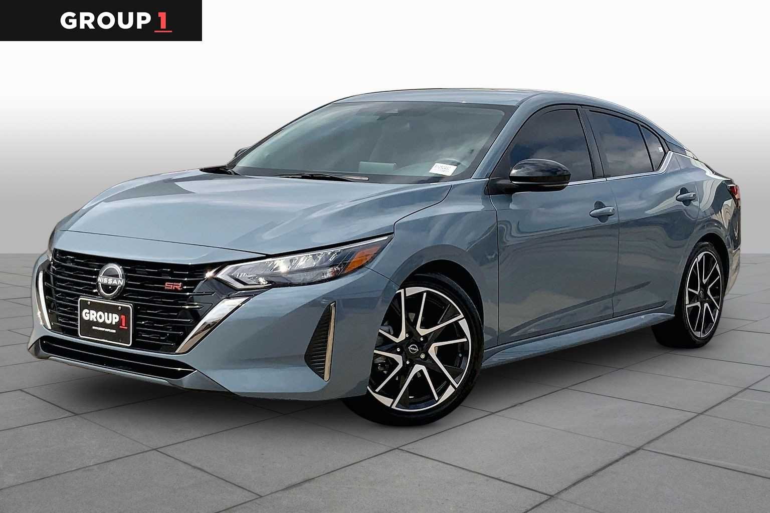2024 Nissan Sentra SR CVT's photo