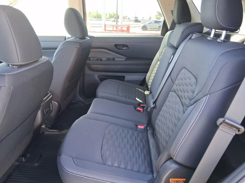 2026 Nissan Pathfinder SV - Photo 27