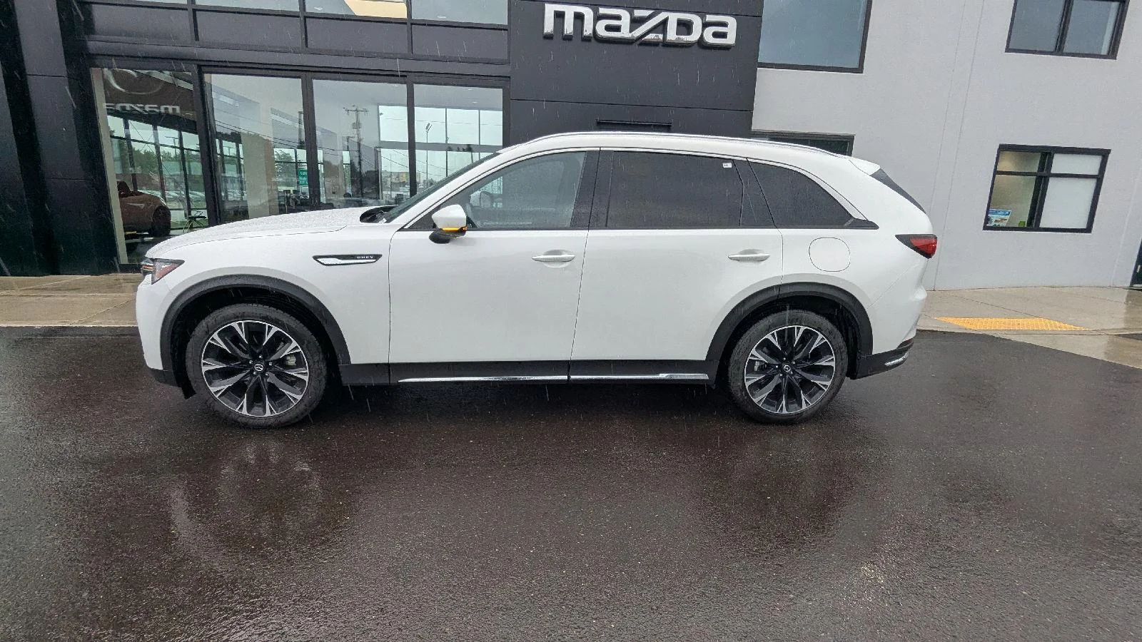 Certified Used 2024 Rhodium White Premium Mazda Premium Plus image 3