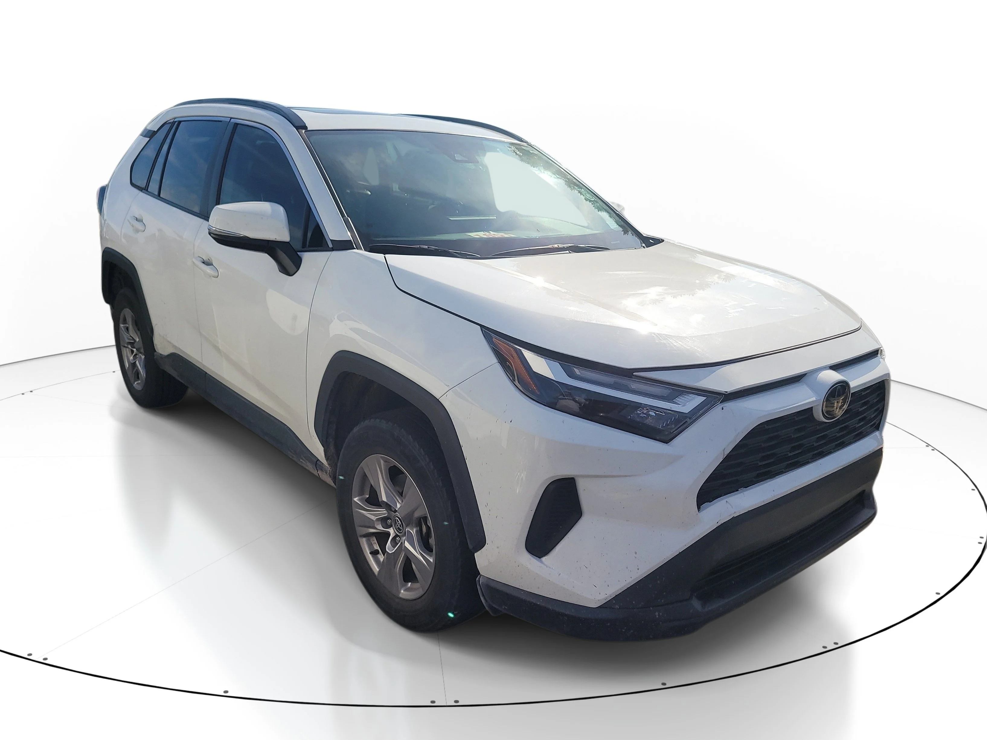 Used 2023 Ice Toyota XLE image 1