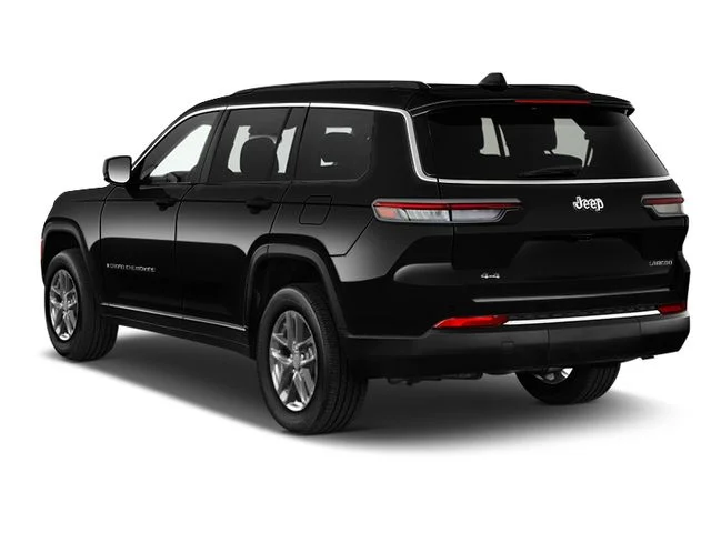 Used 2024 Diamond Black Crystal Pearlcoat Jeep Laredo image 2