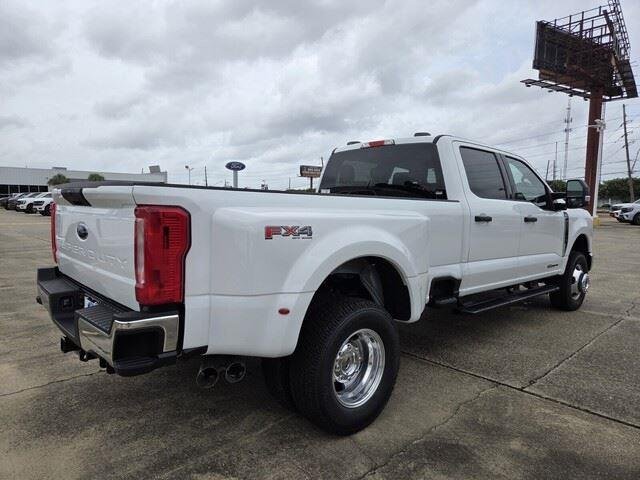 New 2026 Oxford White Ford F-350® XLT image 5