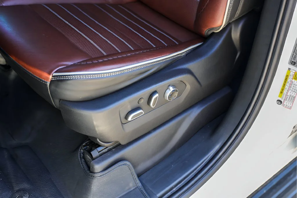 Used 2024 Summit White GMC Denali Ultimate image 10