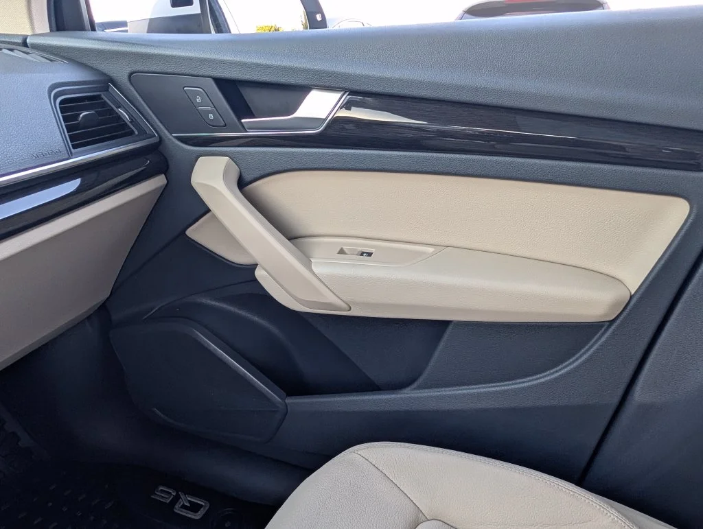Used 2018 White Audi 2.0T image 26