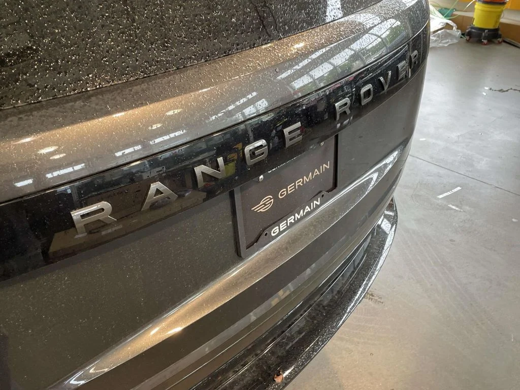 New 2026 Carpathian Grey Land Rover SE image 8