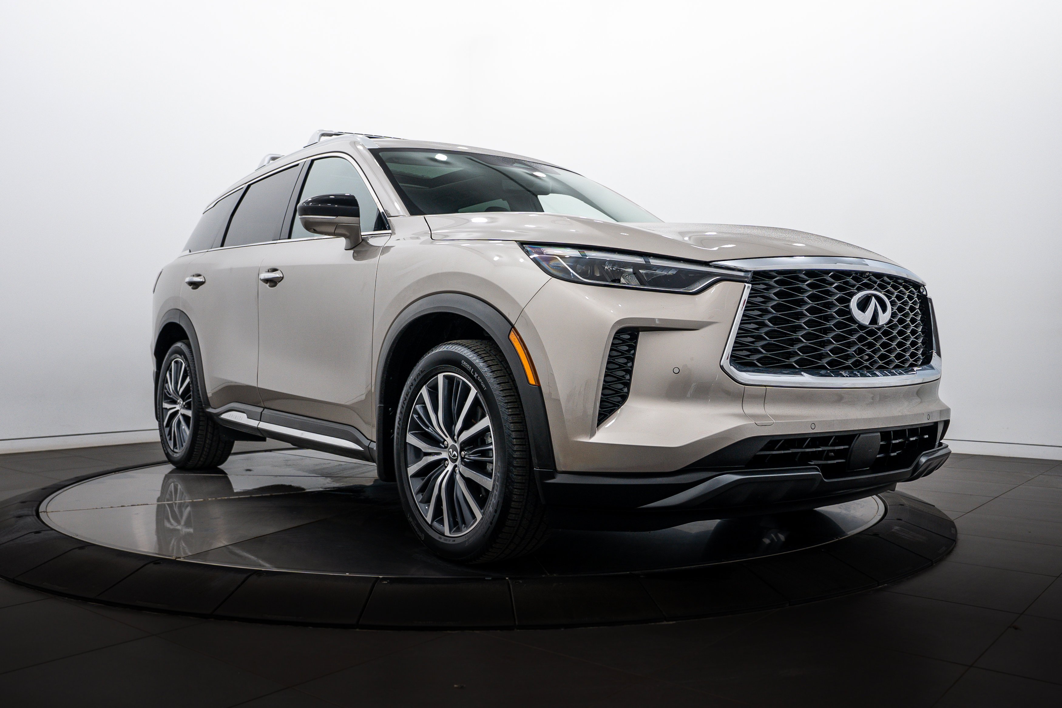 2023 INFINITI QX60 SENSORY AWD's photo