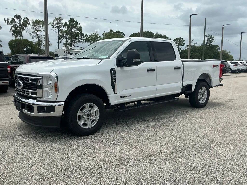 Used 2025 White Ford XLT image 2