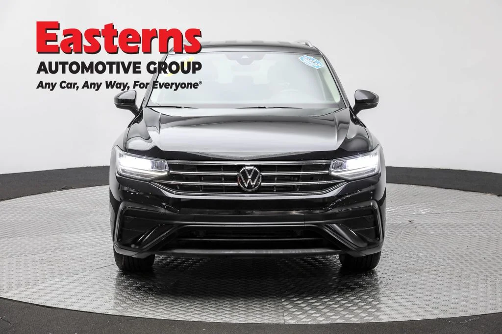 Used 2023 Black Volkswagen 2.0T SE image 2