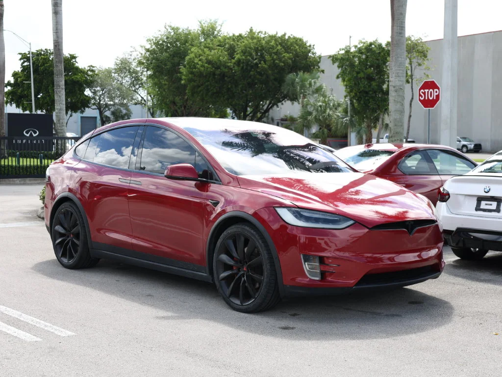 Used 2019 Red Tesla  image 2