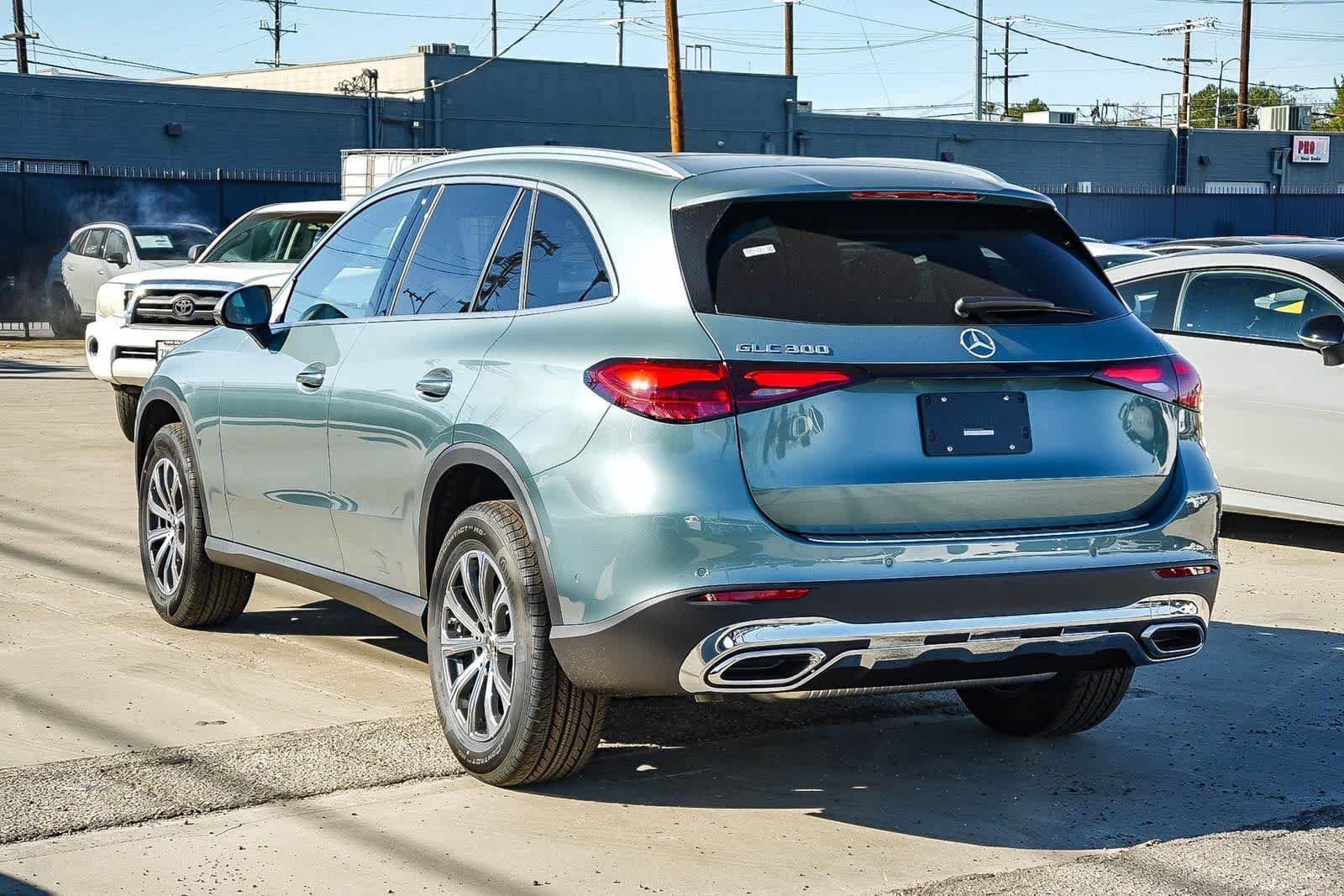 New 2026 Verde Silver Metallic Mercedes-Benz GLC 300 image 6