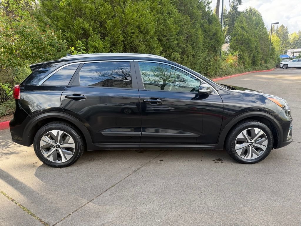 Used 2022 Kia Niro EX with VIN KNDCC3LGXN5117254 for sale in Gladstone, OR
